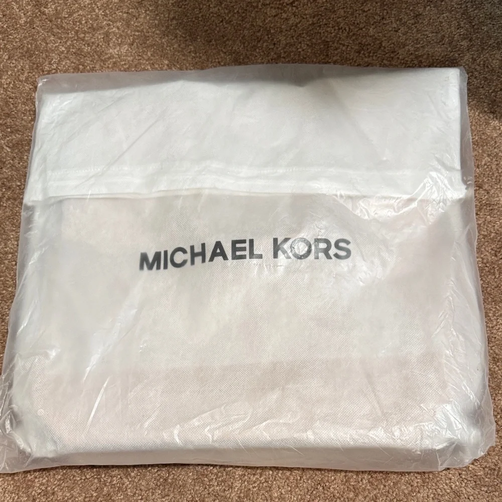 New New Michael Kors Light Pink Logo Tote Front Pocket Dust Bag Faux Leather